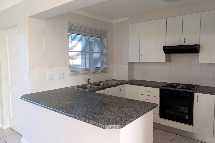 To Let 2 Bedroom Property for Rent in Royal Ascot Western Cape